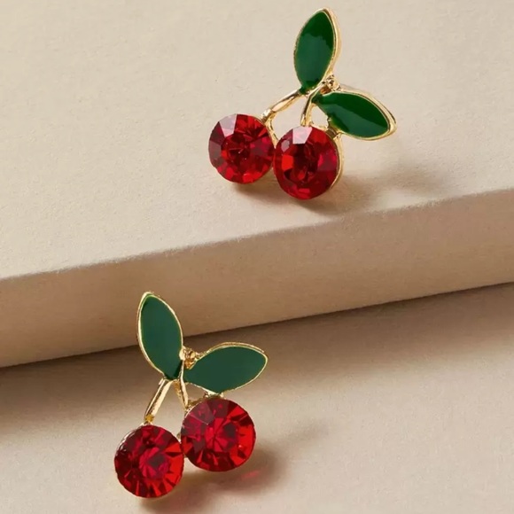 Jewelry - Vibrant Red and Green Gemstone Earrings